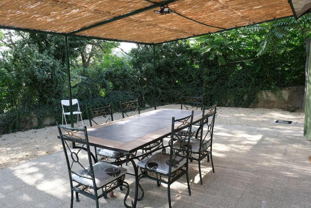 Maison Confortable A Ansouis Dans Le Luberon Kültér fotó
